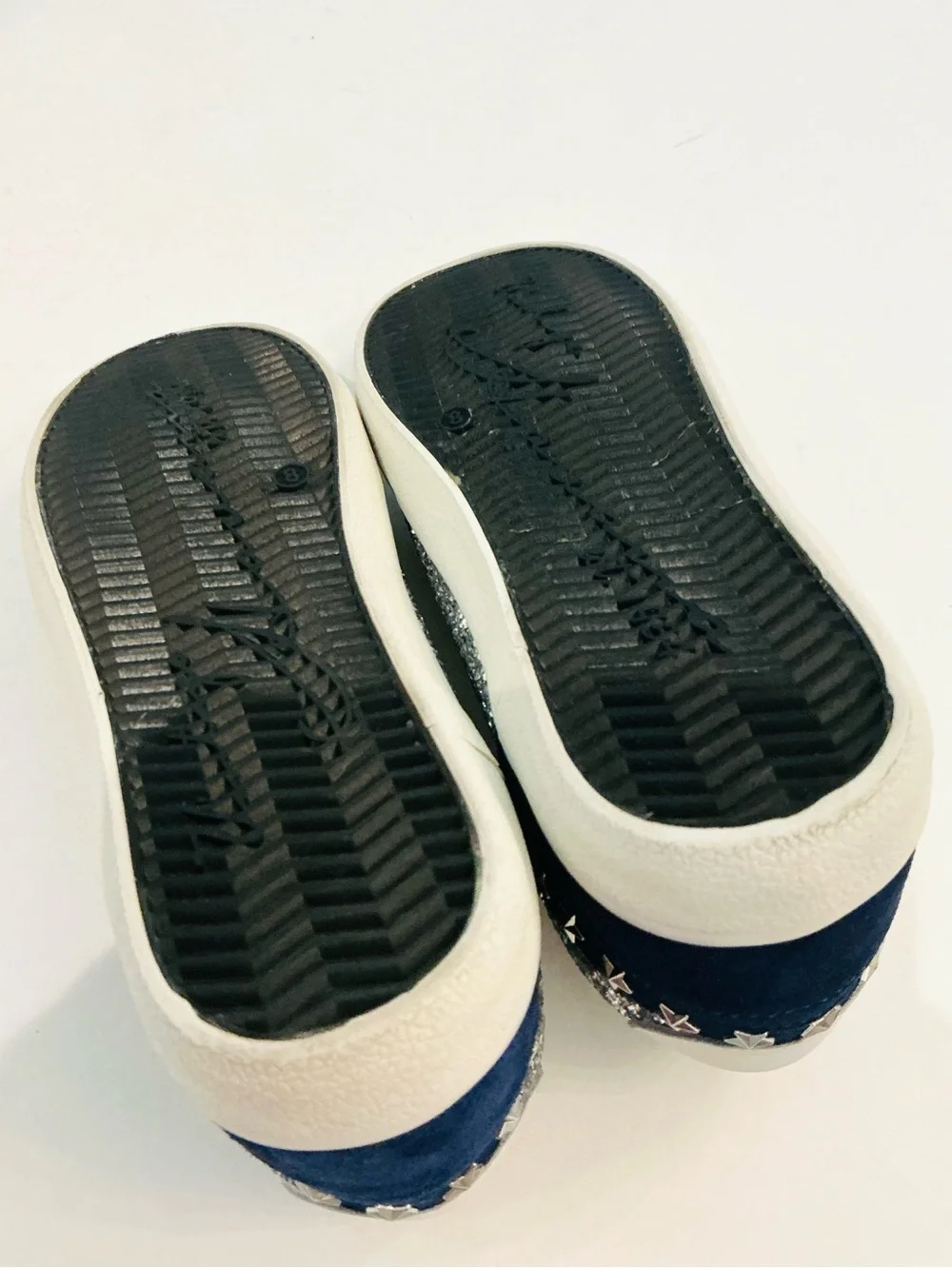 VINTAGE HAVANA, Yaya Glitter Low-Top Sneaker in Navy/Silver Multi, Size 8